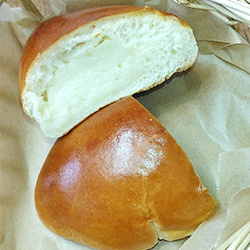 卵と牛乳のクリームパン